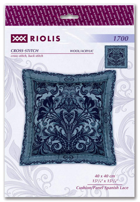 Kryželių rinkinys Riolis — 40×40 cm mėlynas pagalvėlės dangtis „Spanish Lace“ su sudėtingu tamsiai mėlynu raštu, pateikiamas iš priekio