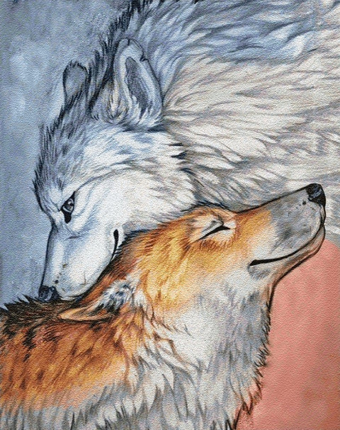 drobė su dviem vilkais — rankų darbo tekstūra, balto ir rusvo vilkų susiliejimas, portreto formatas 40×60 cm