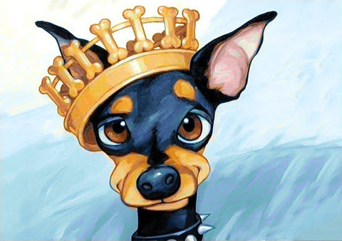 Chihuahua plakatas ryškiais mėlynais ir geltonais tonais, karūna ant galvos ir spygliuota apykaklė, artiškas portretas