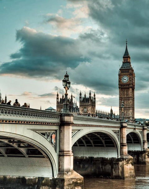 Sienų plakatas Londonas vakare su Big Beno bokštu ir vakarėjančio dangaus tonais, vertikali 50x70 cm