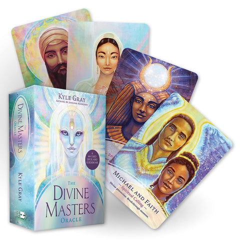 Orakulo kortos Divine Masters (Kyle Gray) — pastelinė 44 kortų kaladė su knygele, dėžute ir keli atverti portretiniai kortelės