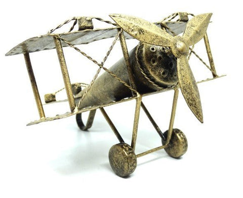 Metalinė lėktuvo figūrėlė antikvariniu žalvariu, maža stalo dekoracija su trimis sparnais ir sukamu propeleriu