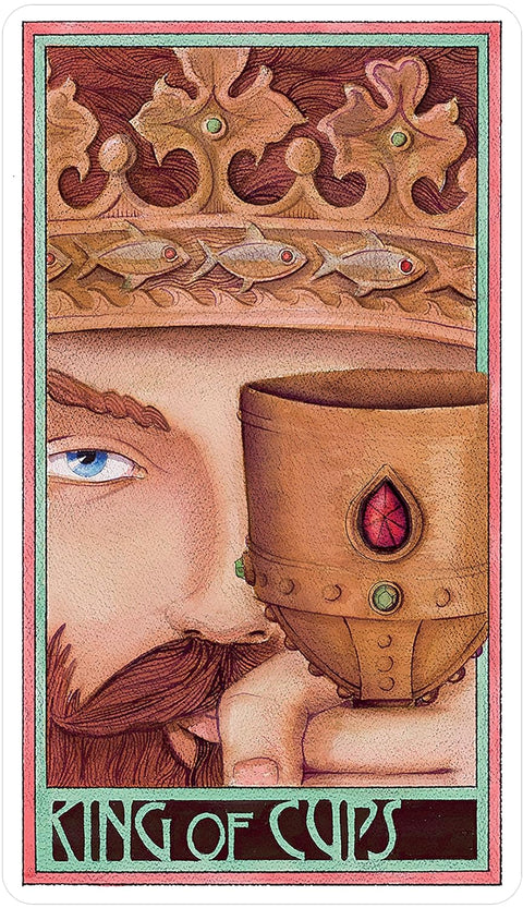 Tarot korta King of Cups, rudos taurės ir karaliaus profilio artimi detalūs piešiniai, dekoratyvinis variantas