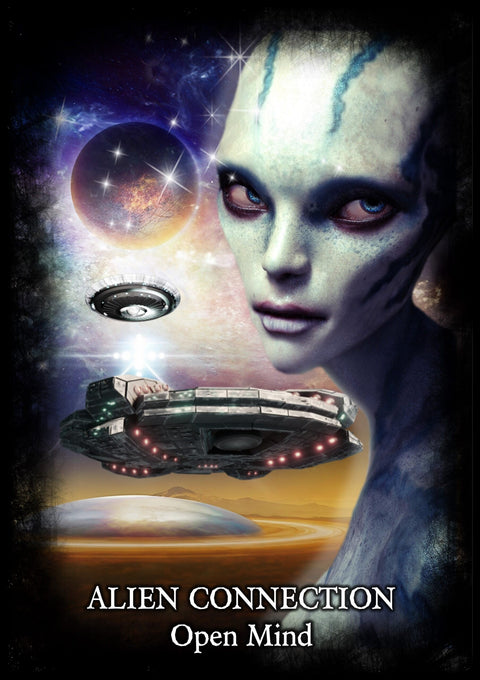 Plakatas Alien Connection: didelis žalsvai mėlynas ateivio portretas dešinėje, skraidančios lėkštės ir planetos fonas