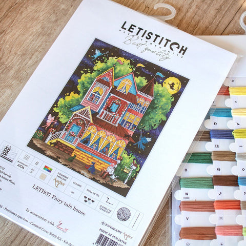 Kryželių rinkinys LETISTITCH „Fairy tale house“ su spalvotomis siūlų kortelėmis, schema ir pakuote