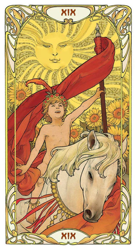 Tarot korta „Saulė“ – vertikalus meninis spaudinys su aukso geltonu fonu, raudona vėliava ir baltu arkliu, skirtas kolekcijai