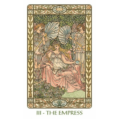 Tarot korta Imperatorė, priekis su ornamentuotu rėmu ir rožine suknele, vintage iliustracija sodiniame fone