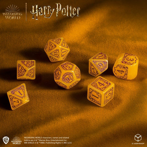 Kauliukai Harry Potter rinkinio, auksiniai gelsvi su violetiniais skaičiais, blizgantys 7 elementų komplektai ir 9¾ d20 unikalus variantas