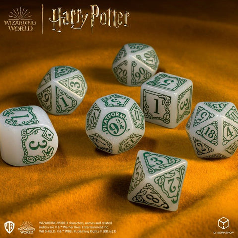 Poliedriniai Harry Potter kauliukai, baltos su žaliais rašmenimis, Platform 9¾ detalė, 7 vnt., iš arti, variantas