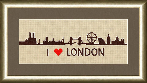 Kryželiu siuvinėtas paveikslas Londono panoramos siluetas tamsiai ruda siūlais, raudona širdis ir auksinis rėmas