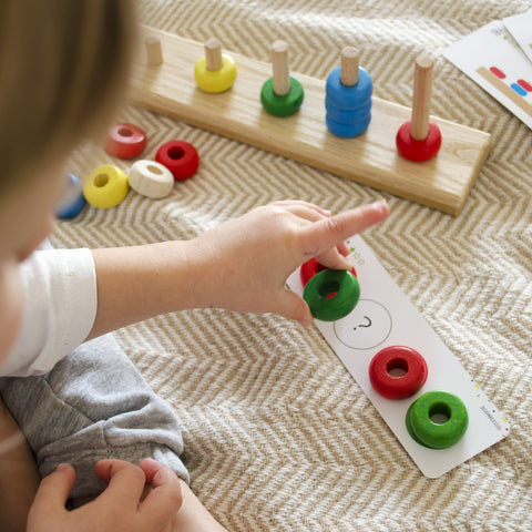 IGROTECO skaičiavimo piramidė su 15 žiedų ir 10 kortelių – mokomasis žaislas 3+