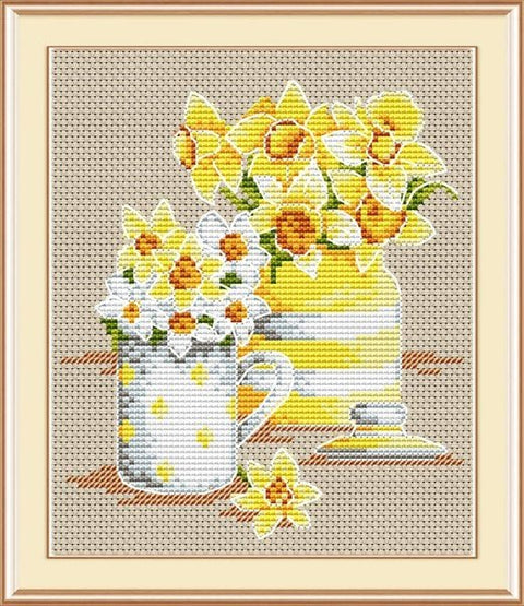 Siuvinėjimo rinkinys geltoni ir balti narcizai dviejuose indoose, kontrastingos geltonos ir baltos spalvos, 30×40 cm variantas