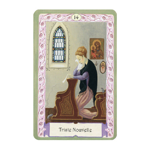 tarot korta numeris 14, rožiniu ornamentuotu rėmeliu, moteris klūpinti prie suolelio su ikona — priekinis planas
