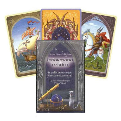 Lenormand kortų rinkinys Mistico su tamsiai violetine dėžute ir trimis detaliai iliustruotomis kortomis fone