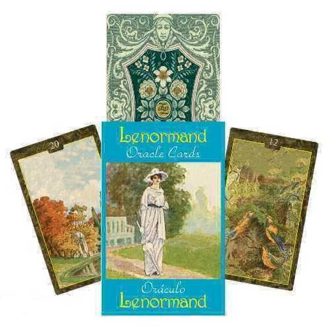 Lenormand kortos, turkio dėžutė su moters iliustracija priekyje ir trys vintažinės, fanuotos atvertos kortos