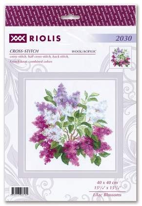 Kryželių rinkinys Riolis su alyvų žiedų motyvu, vilnos/akrilo siūlai ir 40×40 cm audinys, matomas pakuotės priekis