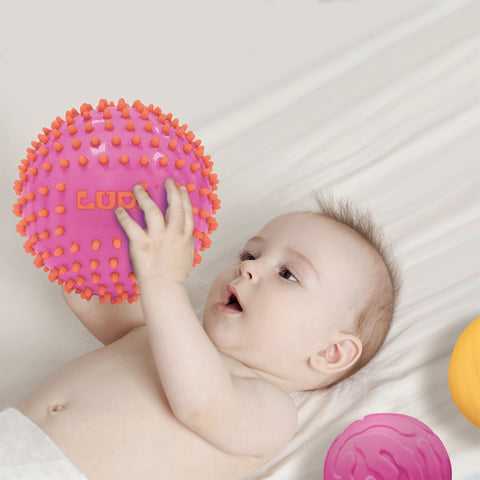 LUDI sensorinių kamuoliukų rinkinys kūdikiams, 3 vnt – rožinė ir geltona, skirtingų dydžių ir tekstūrų, 6+ mėn.