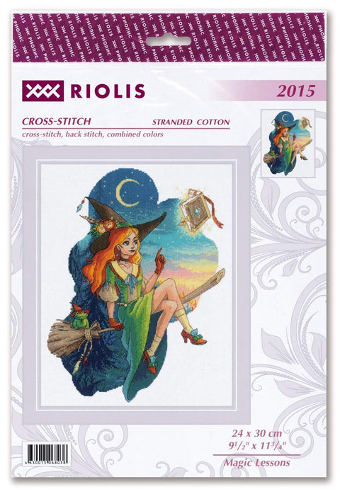 Kryželių rinkinys Riolis 24×30 cm – ragana sėdinti ant šluotos žaliame rūbe su mėnulio ir saulėlydžio fone