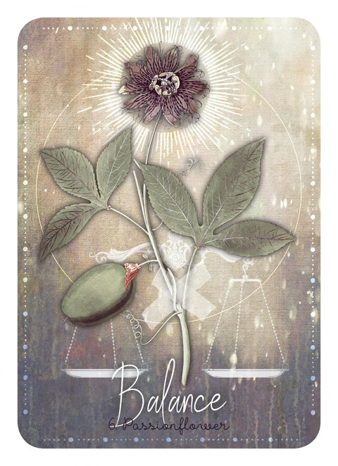 tarot korta Balance su pasiflora ir subtiliu svarstyklių motyvu, pastelinių žemiškų tonų iliustracija, priekio variantas