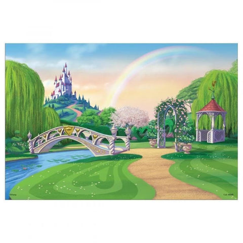 Fototapetas Disney pasakų sodas su ornamentuotu tiltu, rožine gėlių arkadą ir vaivorykšte, skirtas vaikų kambariui