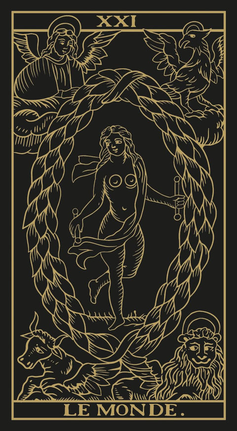 tarot korta The World, juoda su auksiniais kontūrais, vertikalus plakato variantas su centre esančia pilnatvės moterimi