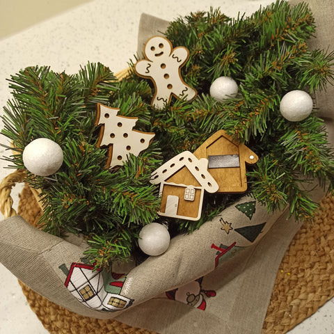Medinė adatų dėžutė „Cookie House“ KF056/78