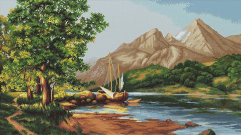 Drobė su kalnų ir ežero peizažu, 60×40 cm, matoma kampu su valtimi prie kranto, šiltų tonų dekoracijai