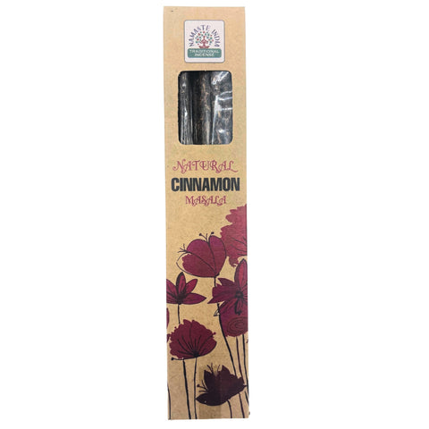 Smilkalai Namaste India Cinnamon Masala, natūralaus cinamono kvapas, ruda kraft pakuotė su bordo gėlių piešiniu ir peržiūros anga