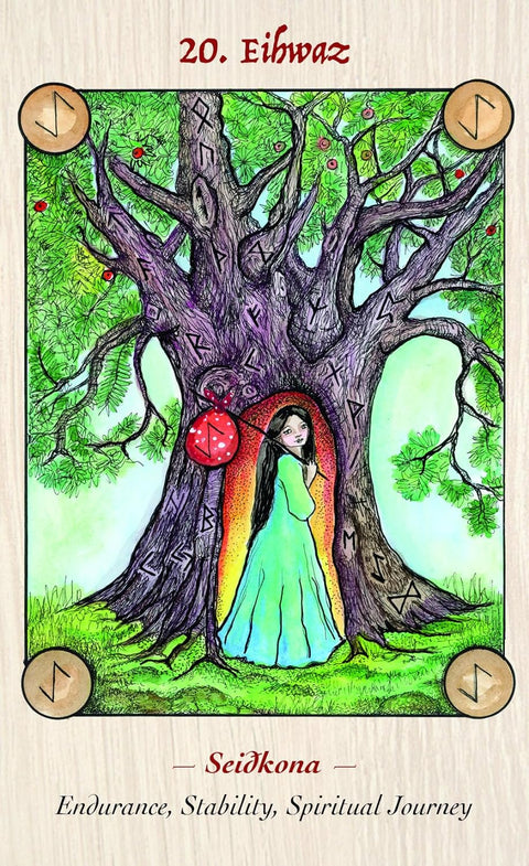 tarot korta Eihwaz, frontas su violetiniu medžio motyvu, moteris žalia suknele ertmėje ir runų ženklais