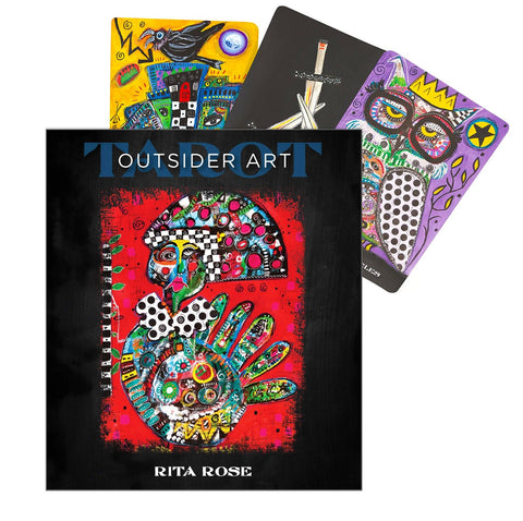 Tarot kortos Outsider Art (Rita Rose), spalvingas raudonas viršelis su rankos motyvu ir keli atversti pavyzdiniai kortų dizainai