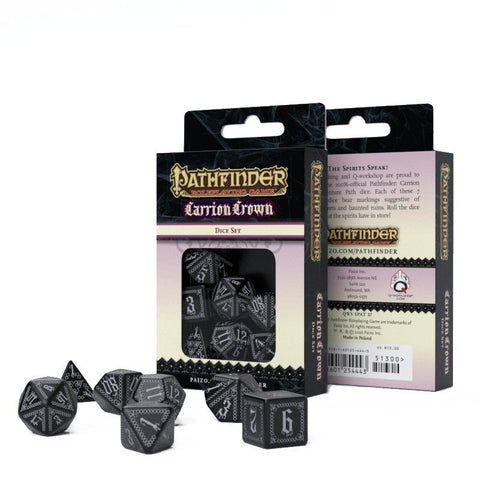 Kauliukai Pathfinder Carrion Crown, juodi su baltomis runomis, 7 dalių rinkinys su matoma pakuote