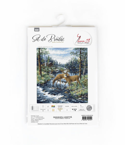 Kryželių rinkinys Luca‑S su elnių peizažu prie upės, įpakavimas rodo 33×37 cm baigtinį motyvą ir spalvų paletę