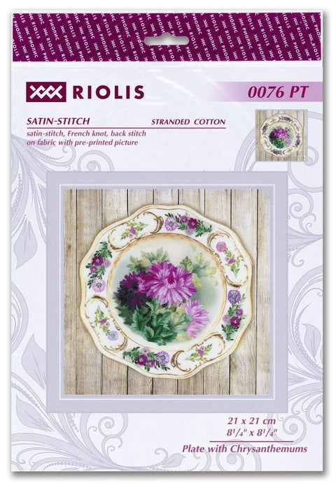 Siuvinėjimo rinkinys Riolis: 21×21 cm plokščias modelis su violetinėmis chrizantemomis, iš anksto atspausdintas audinys