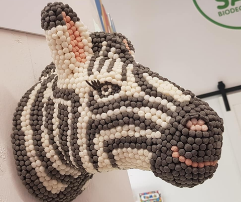 PlayMais kūrybinis rinkinys “Zebras” – 9000 kukurūzų, klijų nereikia, sieninė dekoracija 5+