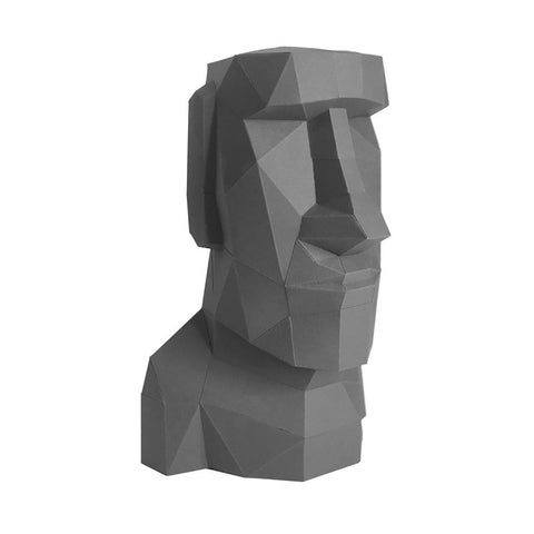 Skulptūra – geometrinė pilka Moai biusto dekoracija, didelio formato, su išryškintomis trikampėmis plokštumomis