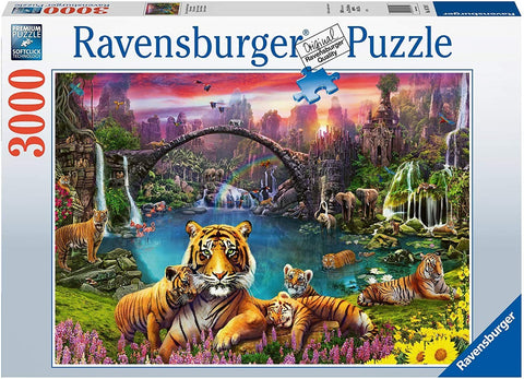 Dėlionė Ravensburger 3000 dalių — spalvingas tigrių ir krioklių peizažas su akmeniniu tiltu, vaivorykšte ir artimu planu