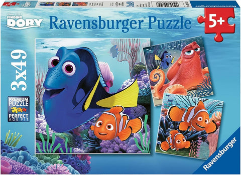 Ravensburger dėlionė 3×49 dalių (5+), su Finding Dory motyvais — tris kvadratines iliustracijas ant dėžutės (Dory, Hank, Nemo)