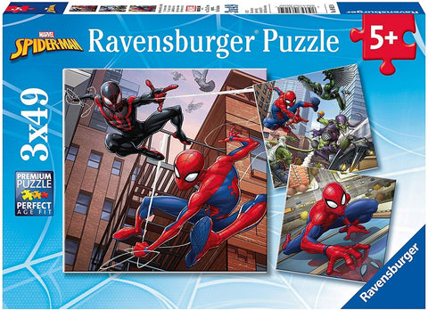 Spider-Man dėlionė Ravensburger 3x49 dalių, vaikams 5+, trys skirtingos miesto veiksmo scenos