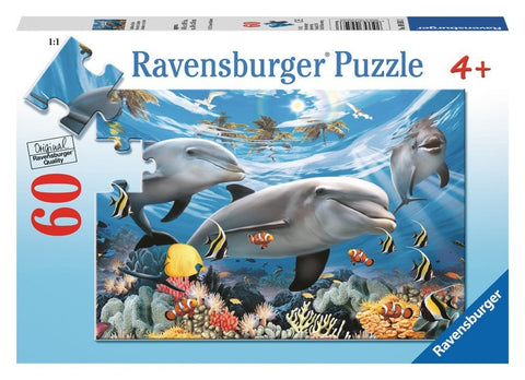 Dėlionė Ravensburger 60 dalių vaikams (4+), mėlyna jūros scena su delfinais ir ryškiomis tropinėmis žuvimis