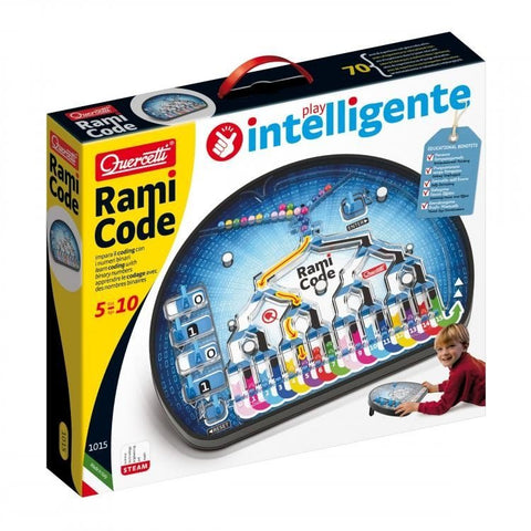 Rami Code žaidimas (Quercetti) – mėlyna interaktyvi programavimo lenta dėžutėje, parodyta iš priekio kartu su vaikų naudojimu