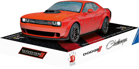 Dodge Challenger 3D dėlionė, raudonas R/T Scat Pack widebody modelis ant pakuotės, priekinis trijų ketvirčių kampas, išryškintas priekis ir ratų arkos