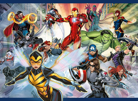 plakatas Marvel Avengers, ryškių spalvų komiksų stilius 60×90 cm, grupinė veiksmo scena su Geležiniu žmogumi, Kapitonu Amerika ir Vasp priekyje