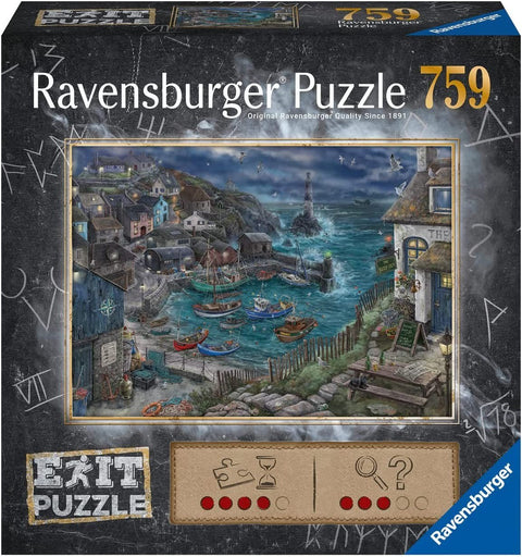 Dėlionė Ravensburger 759 detalių, dėžutės priekis su naktine žvejų uosto scena, mėlynos bangos ir švyturys.