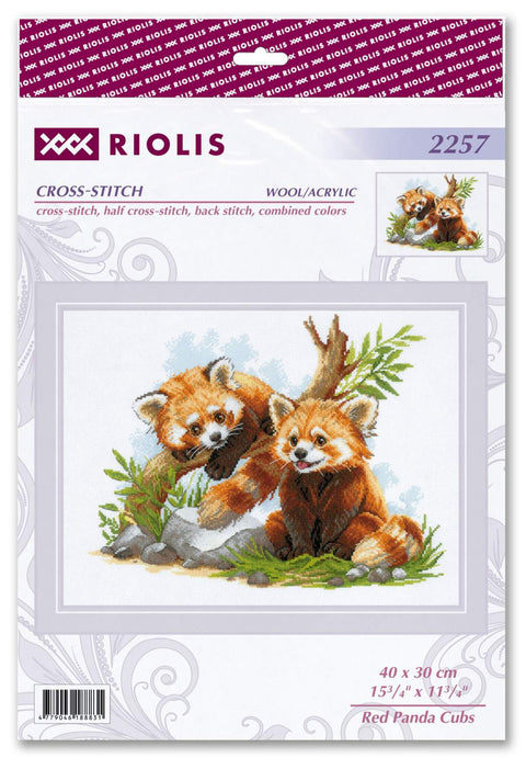 Siuvinėjimo rinkinys Riolis su raudonųjų panda jauniklių dizainu, 40×30 cm, vilna/akrilas, pakuotės priekinė dalis