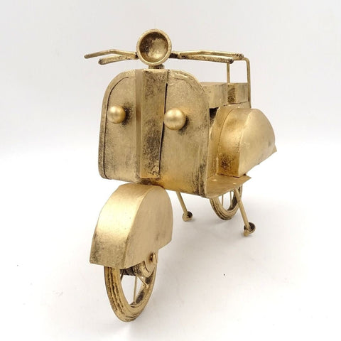 Metalinis motoroleris dekoratyvinis auksinės spalvos modelis stalo aksesuaras, 3/4 priekio kampo, rankų darbo detalės