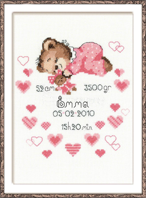 kryželiu siuvinys – rožinis miegantis meškiukas su širdelėmis ir asmeninėmis gimimo detalėmis: 52 cm, 3500 g, vardas ir data