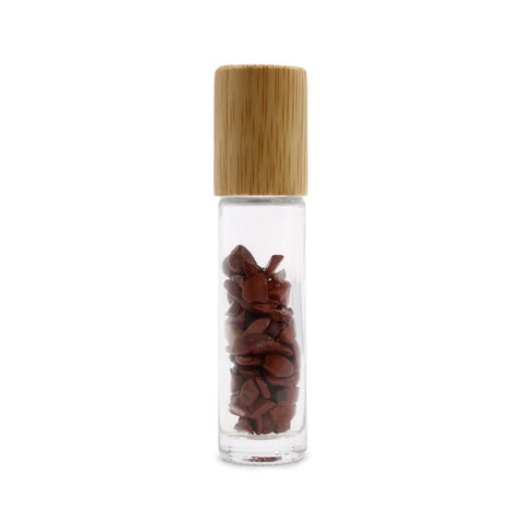 Eterinio aliejaus ritininis buteliukas su raudono jaspero akmenukais ir bambuko kamščiu, 10 ml
