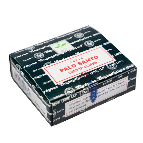 Palo Santo dhoop kūgeliai Satya, juoda dėžutė matoma iš viršaus šoninio kampo, matomas prekės ženklas ir naudojimo nurodymai