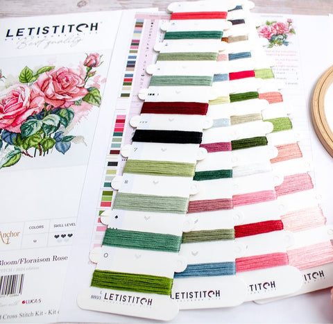 Siuvinėjimo siūlai Letistitch spalvų kortelė su rožių rašto instrukcija, siuvinėjimo lankeliu ir įvairiais atspalviais projekto pasirinkimui