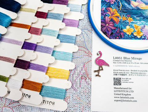Kryželių rinkinys LETISTITCH Blue Mirage su spalvotų siūlų kortelėmis, mėlynu lankeliu ir rožine flamingo sagtele